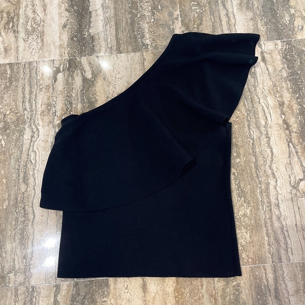 OFF SHOULDER MILLY TOP SIZE P - Picture 2 of 6